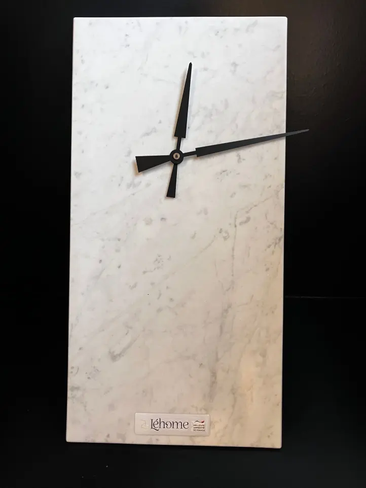 Hora Pura - Horloge murale en marbre de Carrare