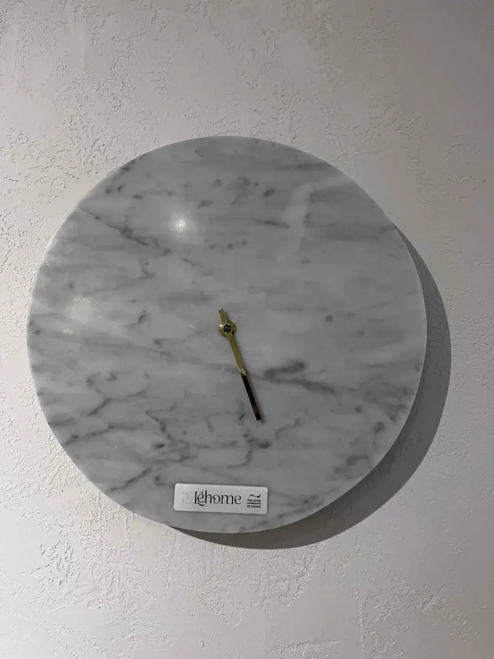 Hora - Horloge murale en marbre de Carrare